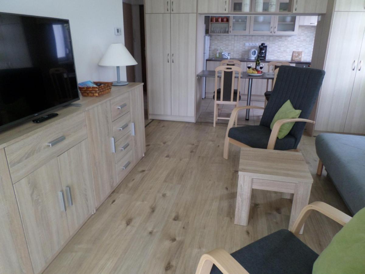 Lakoparki Apartman 维斯普雷姆 外观 照片