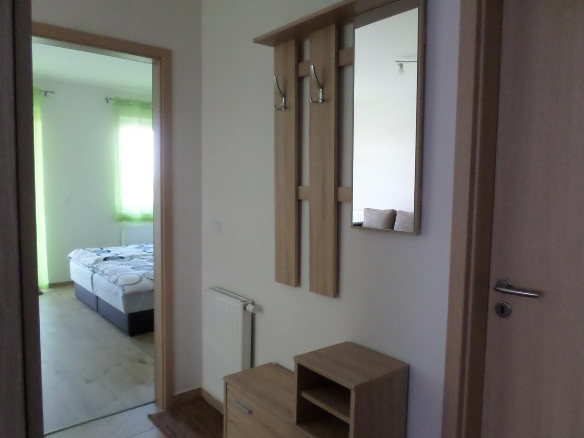 Lakoparki Apartman 维斯普雷姆 外观 照片